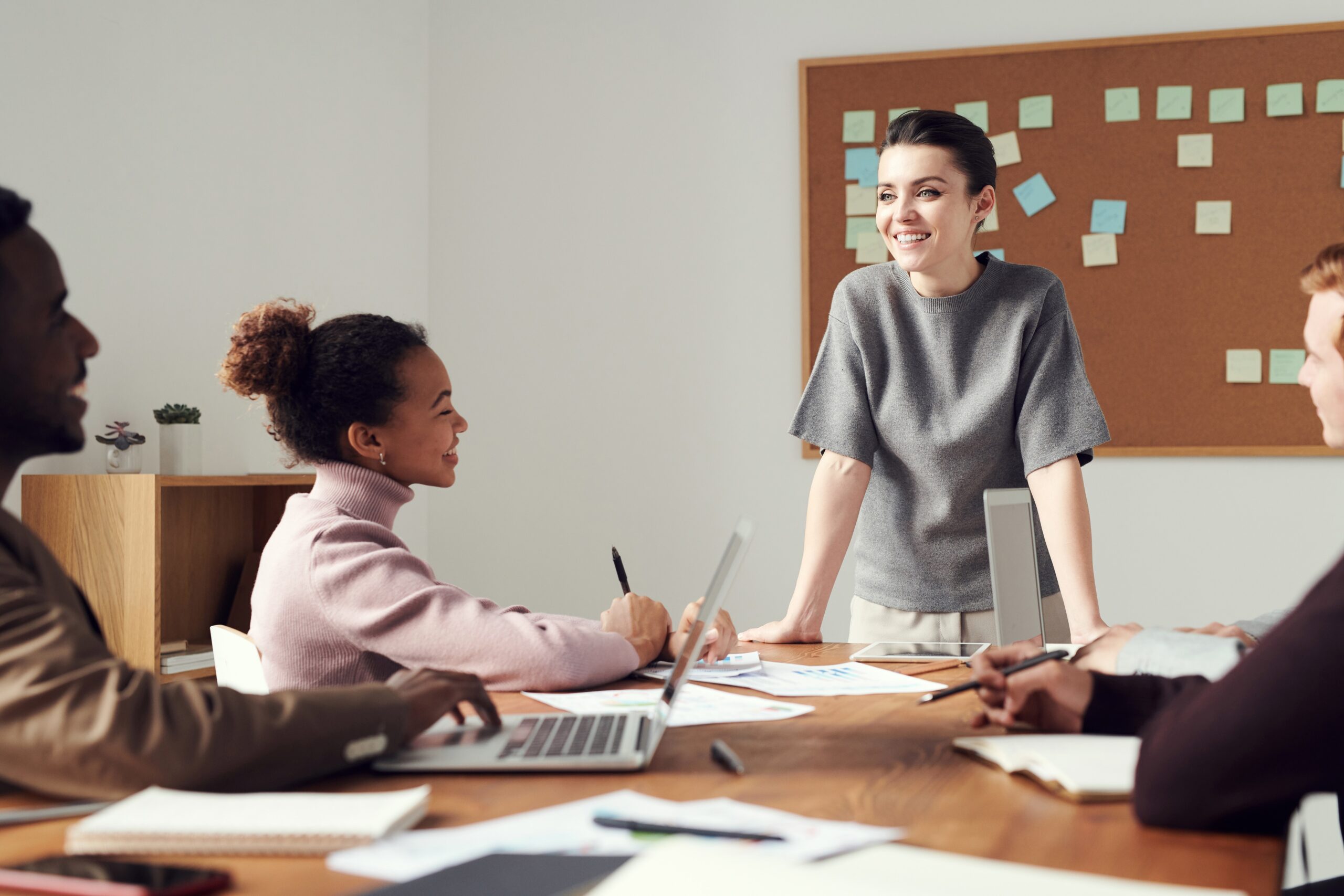 Mundo empresarial: Con liderazgo de mujeres.
